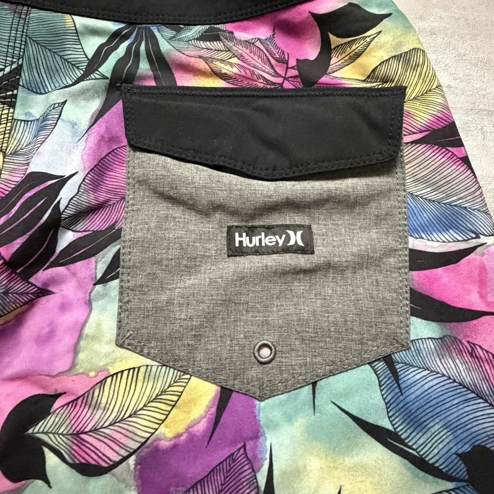 Hurley Phantom Spray Gun Tropical Floral Flower Boardshorts Swim Trunks Size 32‎